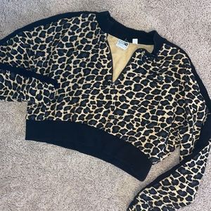 New Puma crop sweatshirt